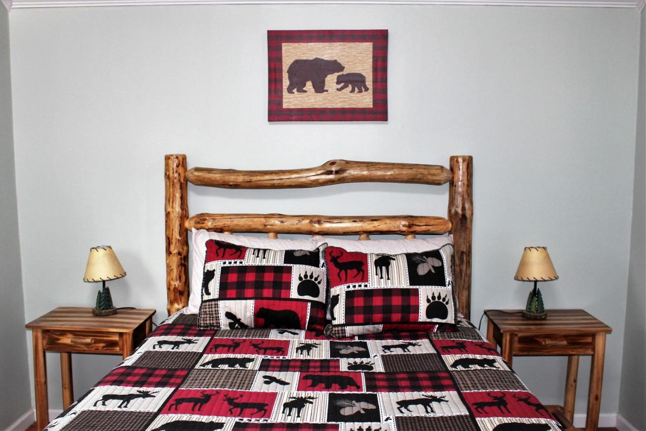 Spacious Downtown Condo Walking Distance To Downtown Gatlinburg Sleeps 6 Guests Exterior photo