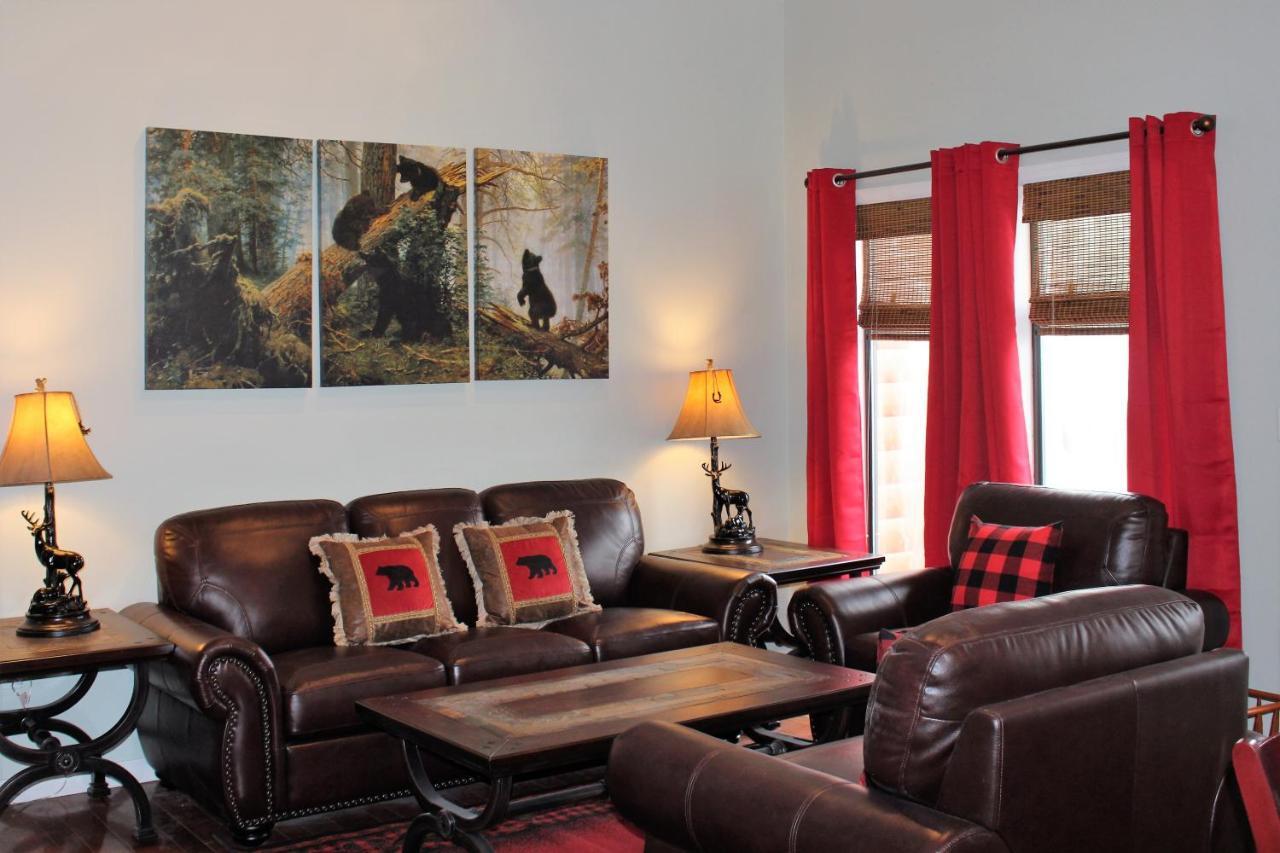 Spacious Downtown Condo Walking Distance To Downtown Gatlinburg Sleeps 6 Guests Exterior photo