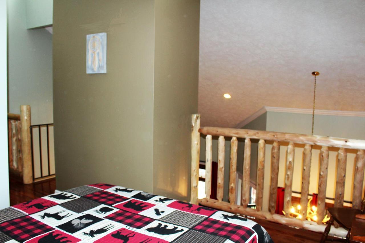 Spacious Downtown Condo Walking Distance To Downtown Gatlinburg Sleeps 6 Guests Exterior photo