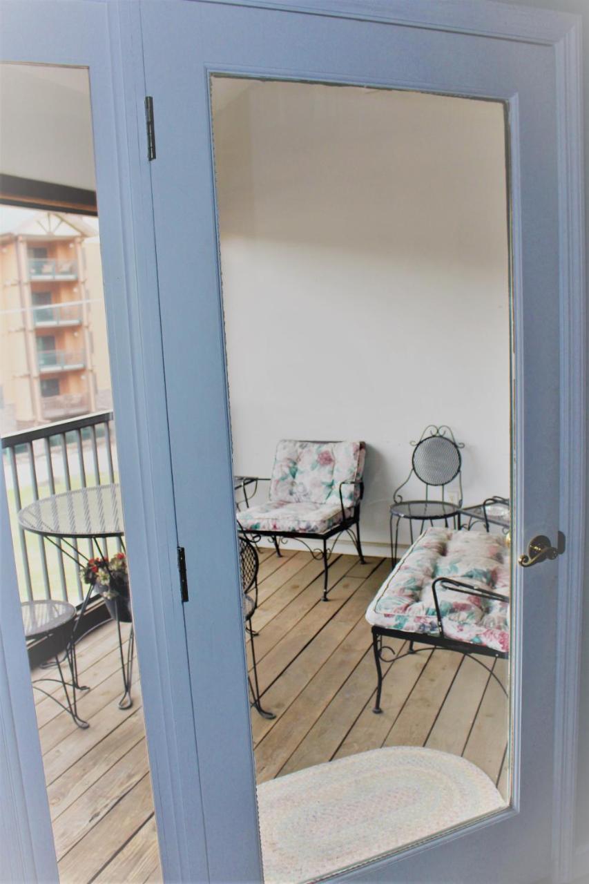 Spacious Downtown Condo Walking Distance To Downtown Gatlinburg Sleeps 6 Guests Exterior photo