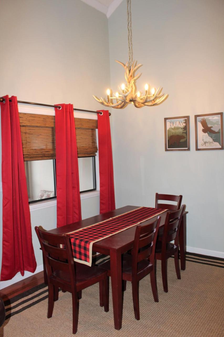 Spacious Downtown Condo Walking Distance To Downtown Gatlinburg Sleeps 6 Guests Exterior photo