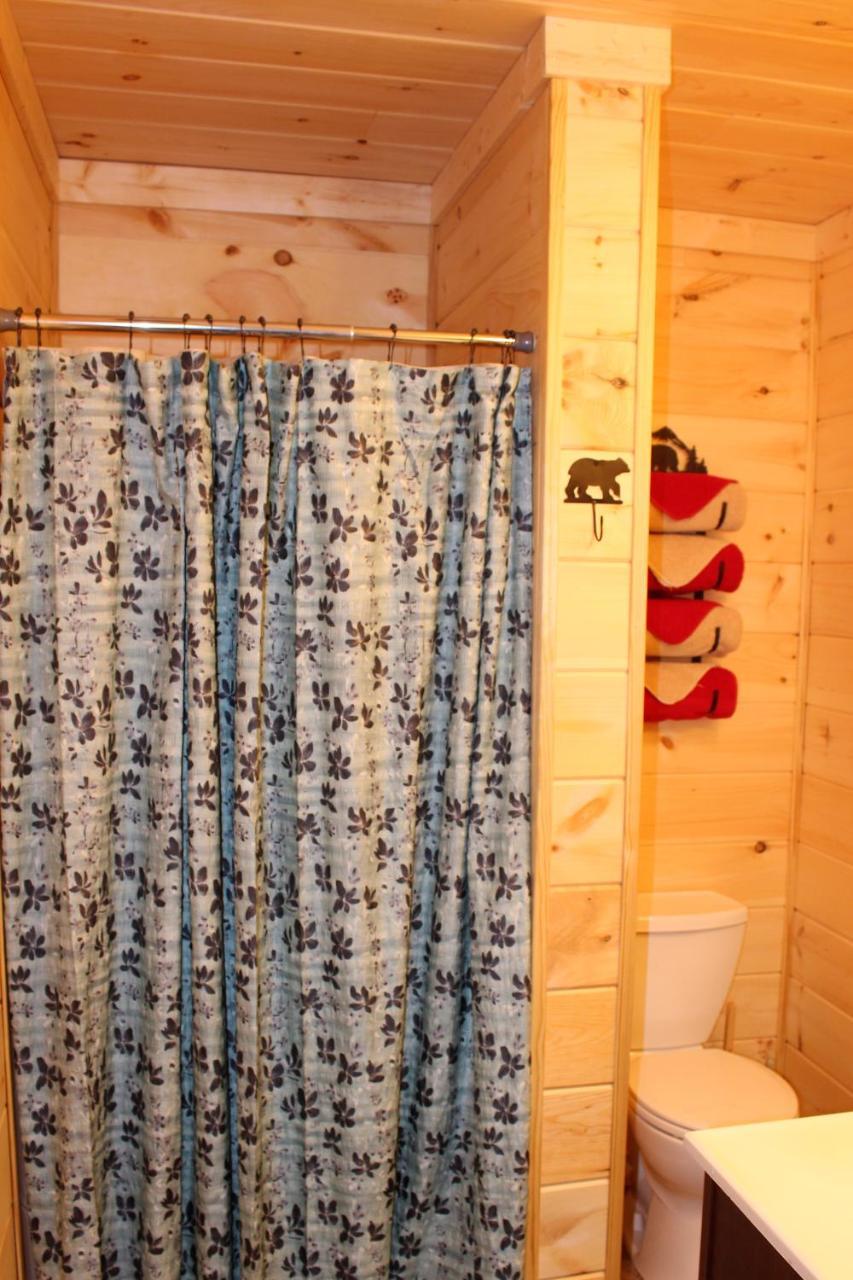 Spacious Downtown Condo Walking Distance To Downtown Gatlinburg Sleeps 6 Guests Exterior photo